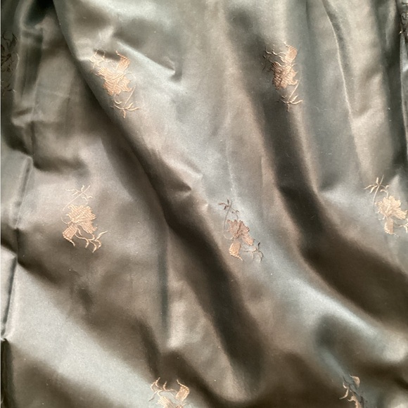 WOMEN’S KNEE LENGTH MINK COAT - Picture 8 of 8